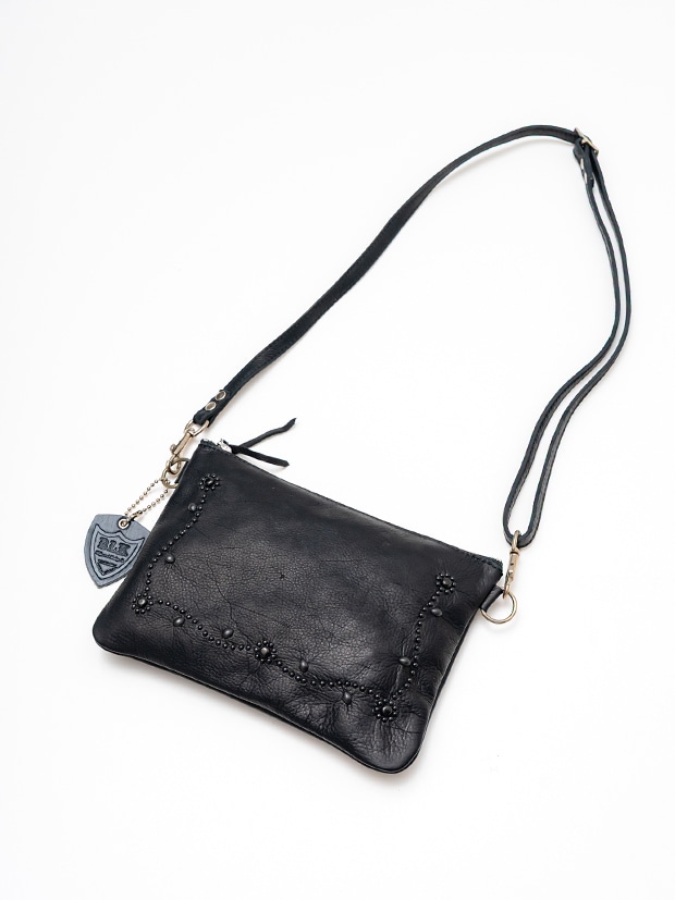 HTC BLACK(GC`eB[V[ubN) / LEATHER SACOCHE #SN33 STUDS