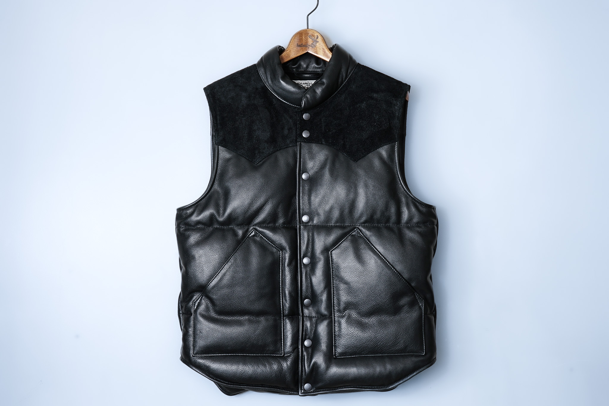 ANDFAMILYS(Aht@~[Y) / STEER OIL DOWN VEST