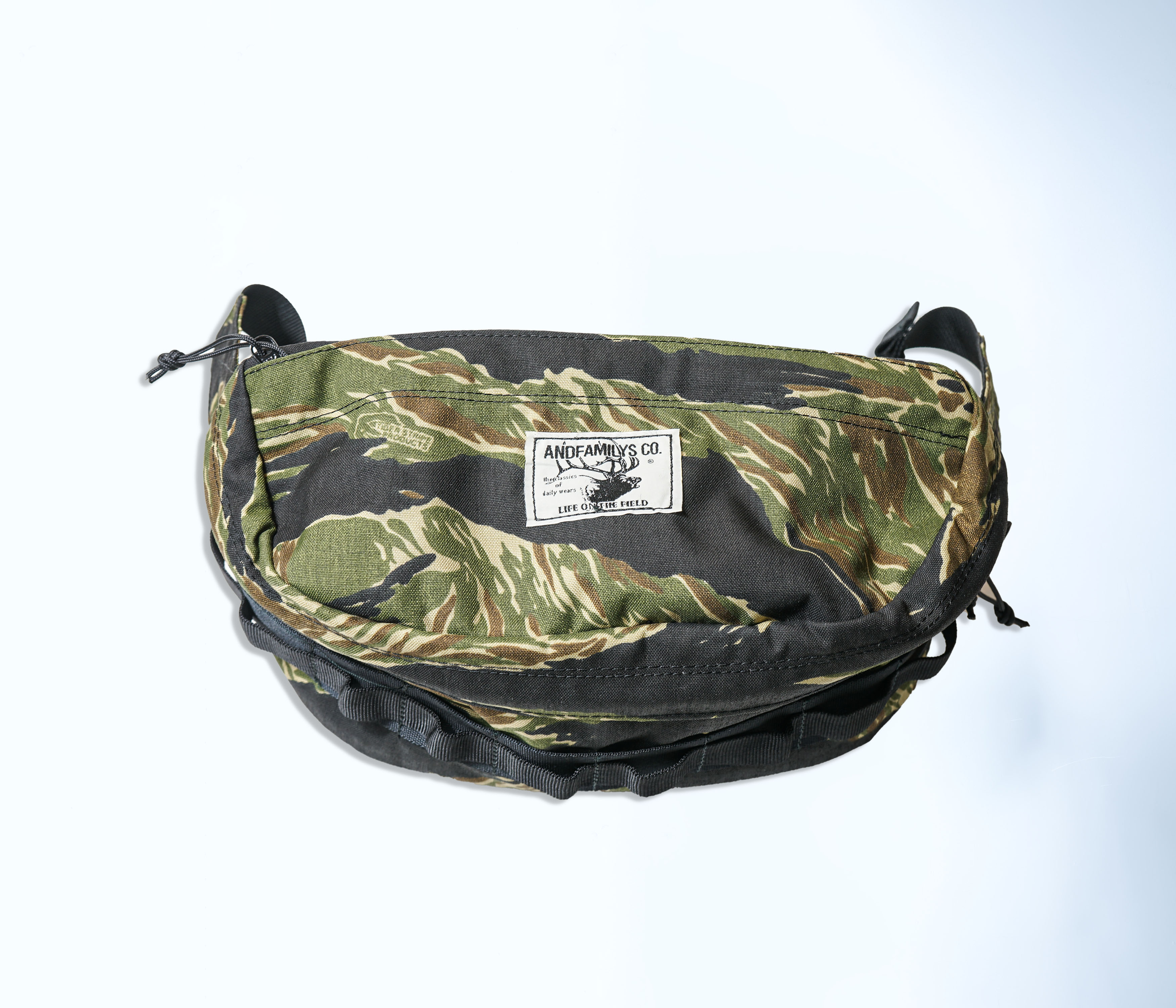 ANDFAMILYS(Aht@~[Y) / FIELD BAG -THE TWISTER 24-