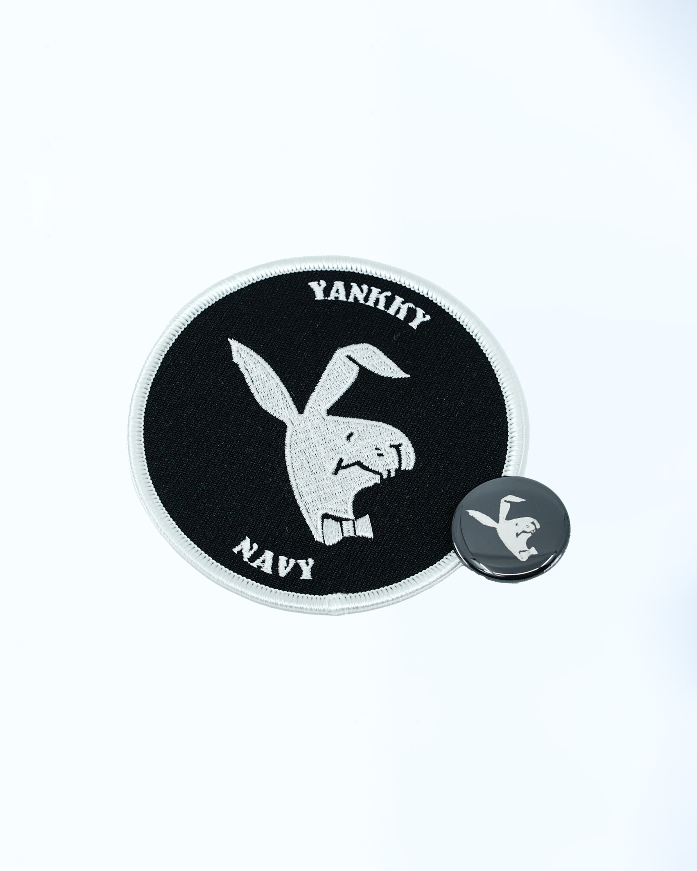 ANDFAMILYS(�A���h�t�@�~���[�Y) / Kicked Bunny Patch & Pin Badge